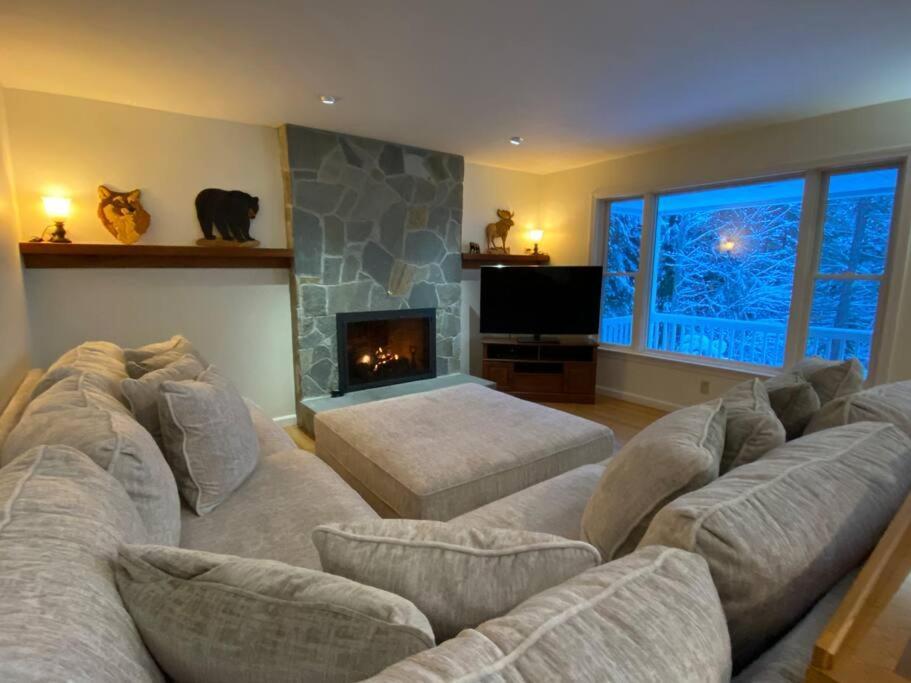Beautiful Spacious Home W/ Game Room. Gilford Exterior photo